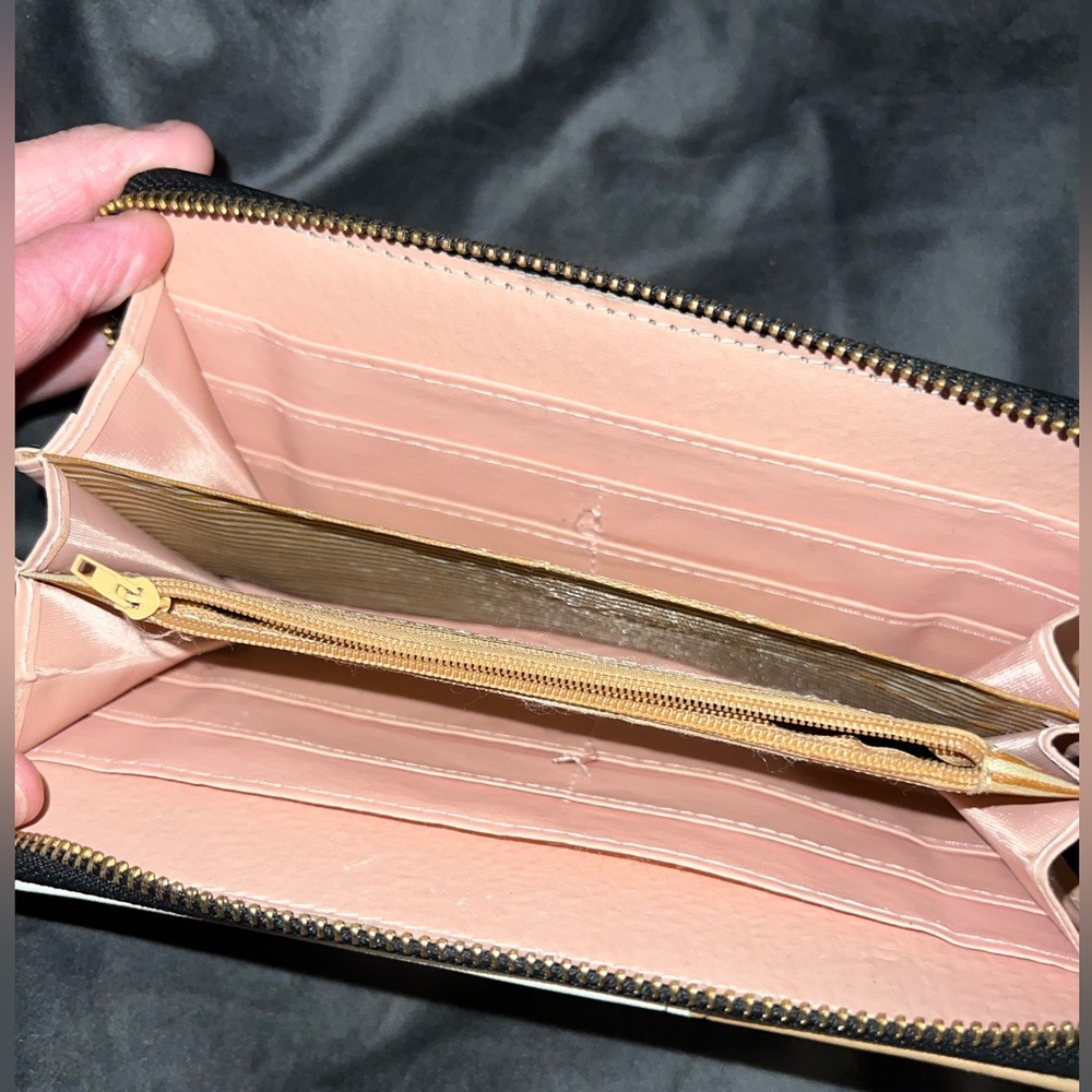Wallet - Picture 2 of 2